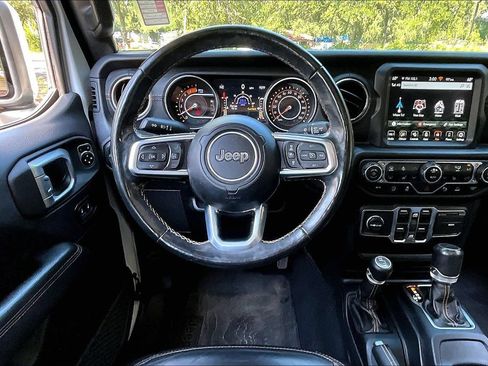 Used 2021 Jeep Gladiator Overland AWD/4WD image 8