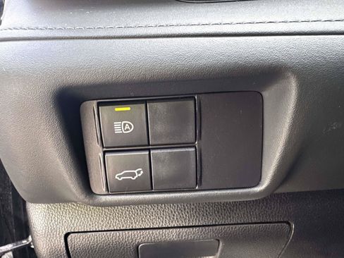 Used 2022 Toyota Highlander XLE AWD/4WD image 20