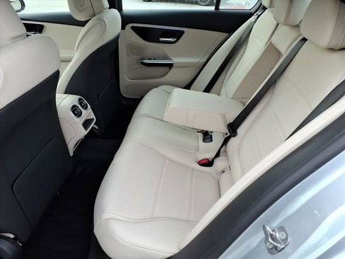 Used 2025 Mercedes-Benz C 300 4MATIC Sedan image 19