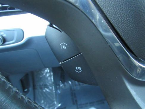 Used 2020 Chevrolet Bolt LT image 34