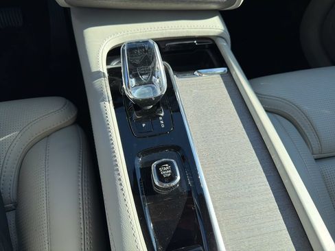 Used 2024 Volvo XC90 T8 Ultimate w/ Lounge Package AWD/4WD image 18