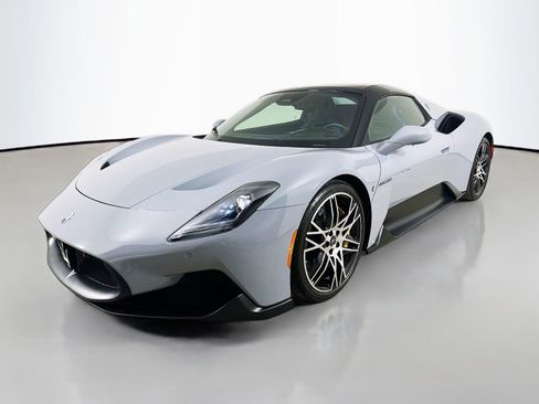 Used 2023 Maserati MC20 Spyder RWD image 1