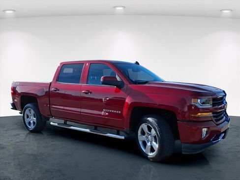 Used 2018 Chevrolet Silverado 1500 LT w/ All Star Edition image 20