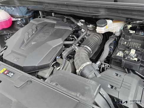 Certified 2024 Kia Carnival SX image 24