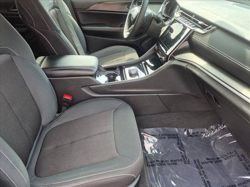 Used 2023 Jeep Grand Cherokee L Laredo AWD/4WD image 26