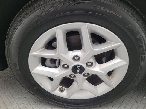 Used 2025 Kia Soul S image 31