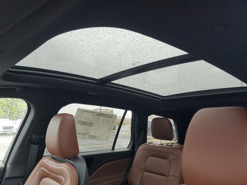 New 2026 Lincoln Aviator Reserve w/ Jet Appearance Package AWD/4WD image 9
