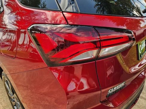 Used 2023 Chevrolet Equinox RS FWD image 7