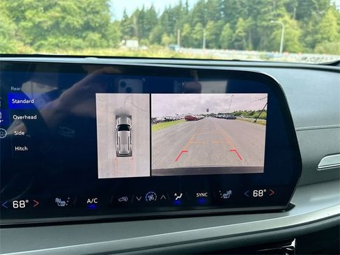 New 2025 Chevrolet Traverse LT w/ Driver Confidence Package image 15