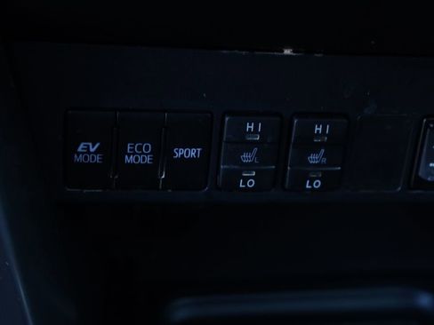 Used 2018 Toyota RAV4 Limited image 25