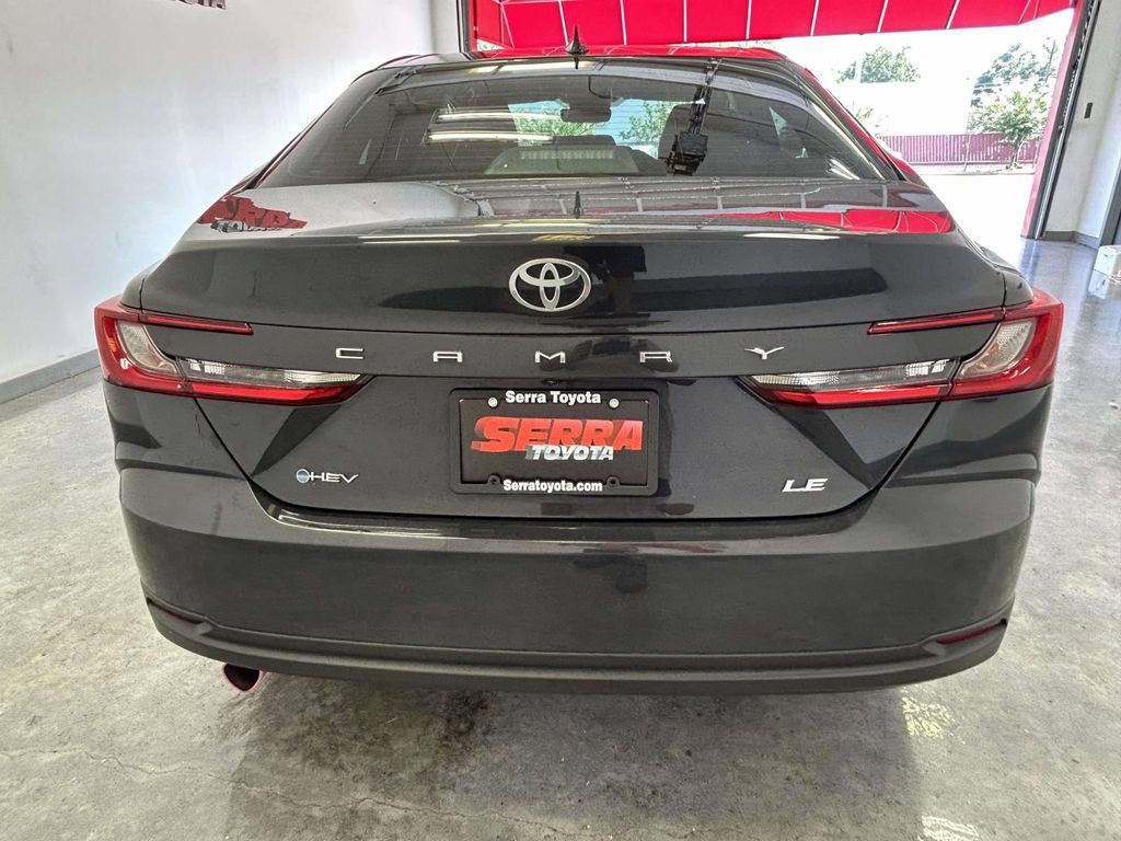 Used 2025 Toyota Camry LE w/ Convenience Package FWD image 4