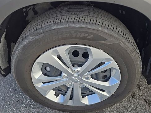 Used 2025 Chevrolet Trax LS image 11