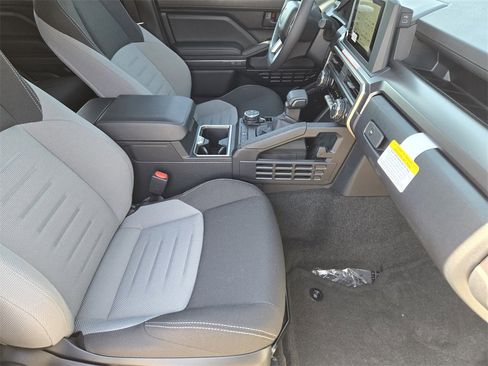 Used 2025 Toyota 4Runner TRD Off-Road image 9