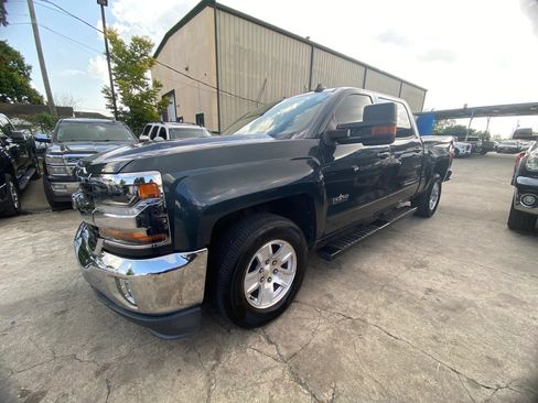 Used 2018 Chevrolet Silverado 1500 LT w/ LT Eassist Package RWD image 3