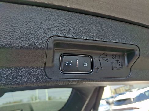 Certified 2023 Ford Explorer XLT w/ Equipment Group 202A AWD/4WD image 31