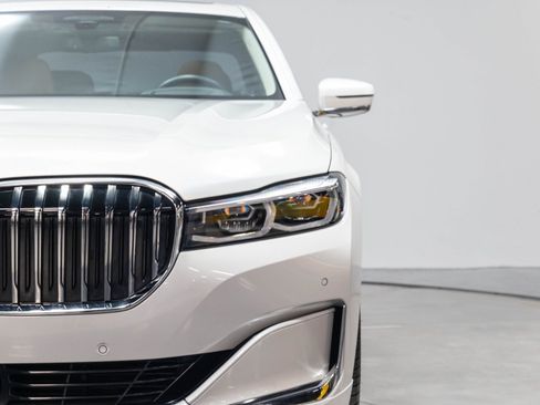 Used 2022 BMW ALPINA B7 xDrive AWD/4WD image 47