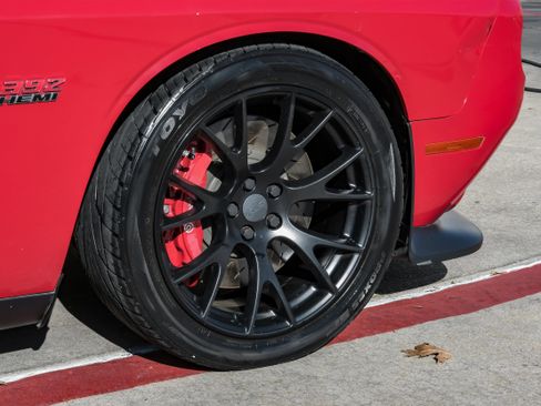 Used 2015 Dodge Challenger SRT w/ Technology Group image 48