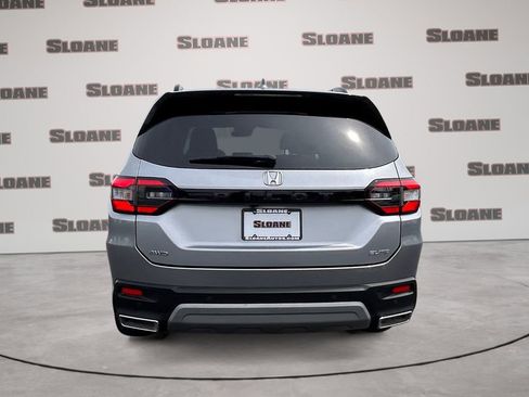 Used 2023 Honda Pilot Elite image 4