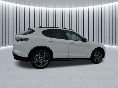 New 2025 Alfa Romeo Stelvio Sprint image 6