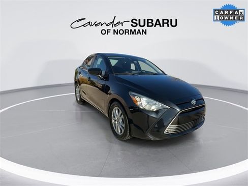 Used 2018 Toyota Yaris iA image 2