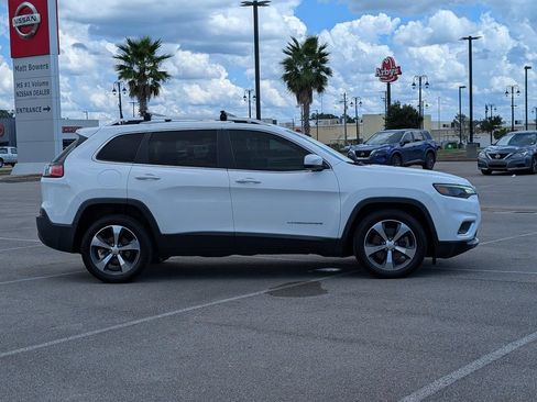 Used 2019 Jeep Cherokee Limited FWD image 7