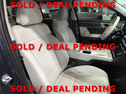 Used 2025 Hyundai Santa Fe SEL image 18