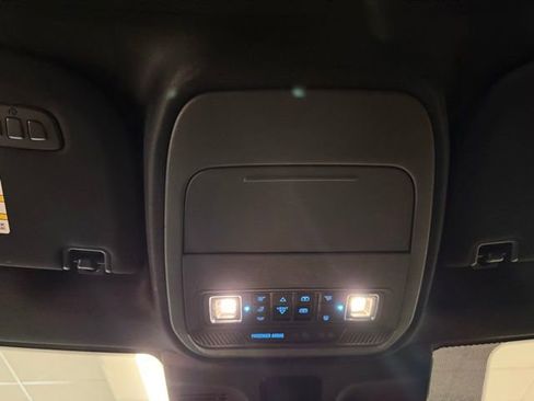 Used 2025 Ford Expedition Tremor image 21