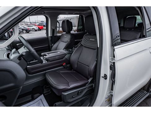 New 2026 Ford Expedition Max Platinum w/ Platinum Ultimate Package image 9