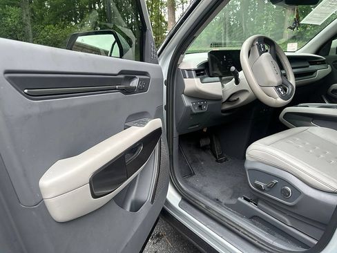 Used 2024 Kia EV9 Wind AWD/4WD image 5