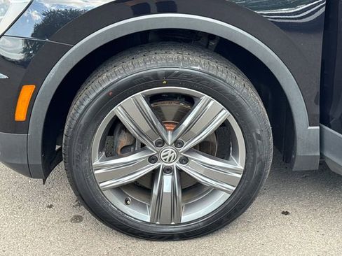 Used 2020 Volkswagen Tiguan SEL AWD/4WD image 25