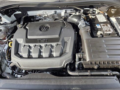 Certified 2024 Volkswagen Tiguan SE w/ Panoramic Sunroof Package FWD image 12