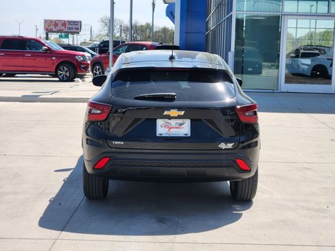 New 2026 Chevrolet Trax LS w/ LS Convenience Package FWD image 8