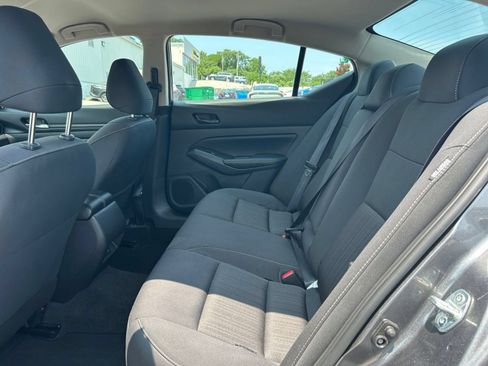 Used 2025 Nissan Altima 2.5 SV FWD image 17