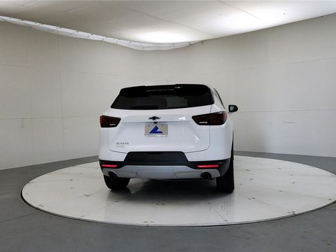 Used 2025 Chevrolet Blazer LT FWD image 6