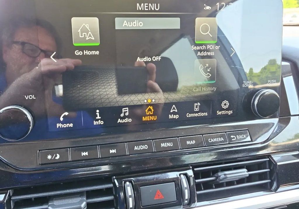 Used 2022 Nissan Pathfinder SL AWD/4WD image 22