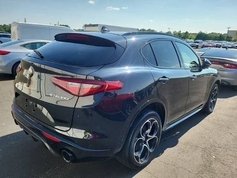 Used 2023 Alfa Romeo Stelvio Veloce AWD/4WD image 4