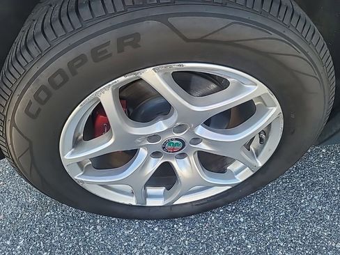 Used 2019 Alfa Romeo Stelvio AWD image 8