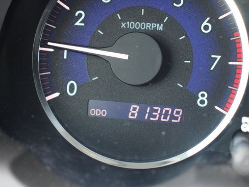 Used 2009 Toyota Sienna XLE image 29