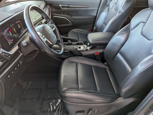 Used 2025 Kia Telluride S image 22