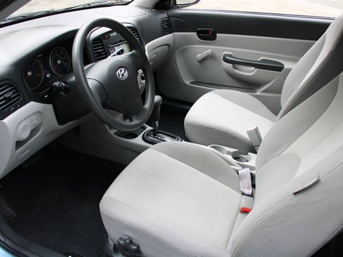 Used 2009 Hyundai Accent GS w/ Popular Equipment Pkg 2 image 5