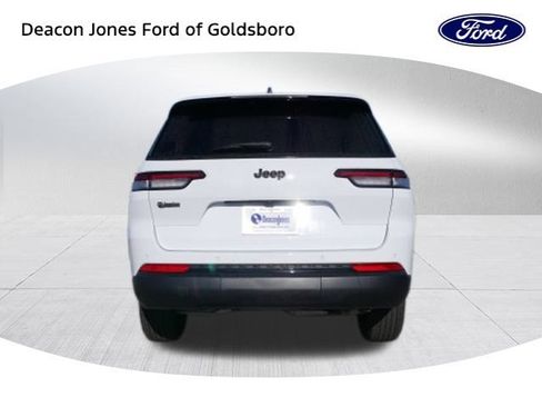 Used 2024 Jeep Grand Cherokee L Altitude image 4