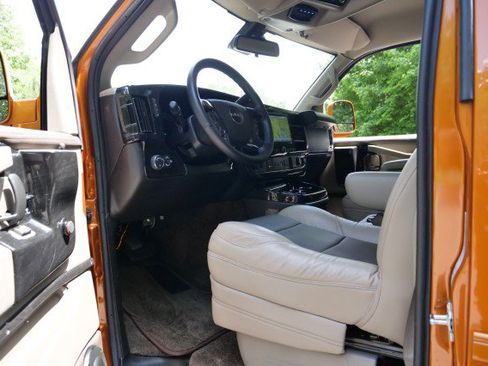 Used 2025 GMC Savana 2500 Extended w/ Driver Convenience Package RWD image 21