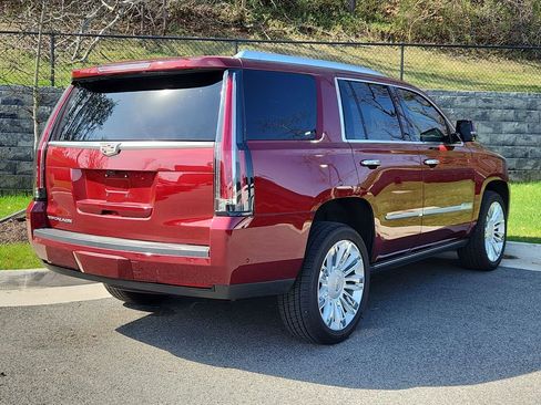 Used 2019 Cadillac Escalade Platinum image 2