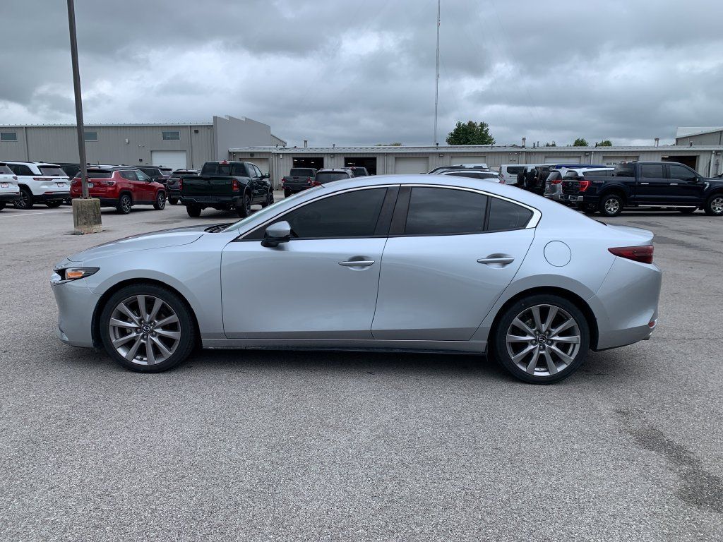 Used 2020 MAZDA MAZDA3 Sedan w/ Select Package FWD image 3