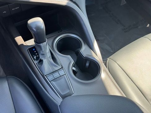 Used 2024 Toyota Camry SE image 16