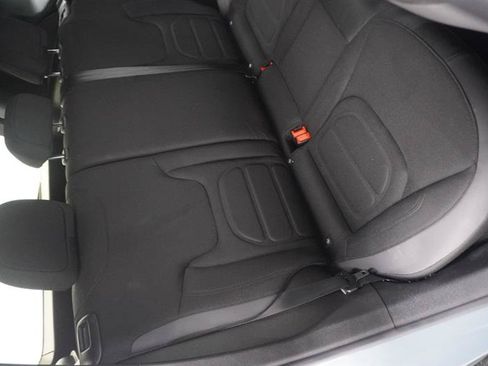 Used 2017 Jeep Renegade Altitude AWD/4WD image 8