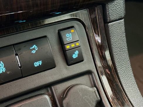 Used 2015 Chevrolet Traverse LTZ image 22