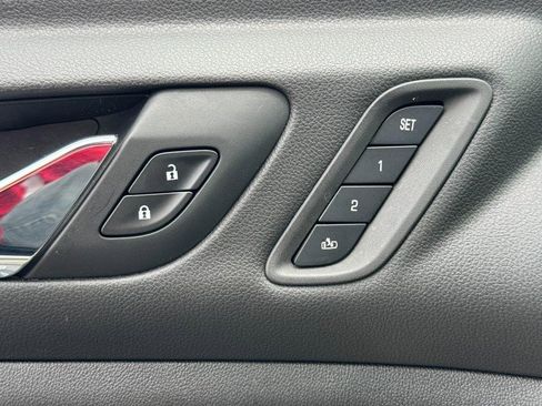 Used 2019 GMC Acadia Denali w/ Technology Package FWD image 16