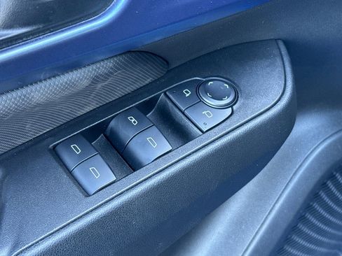 Used 2025 Chevrolet Equinox EV LT w/ Convenience Package image 13