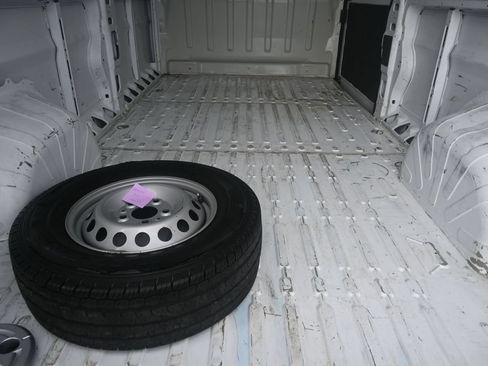Used 2024 RAM ProMaster 2500 FWD image 5